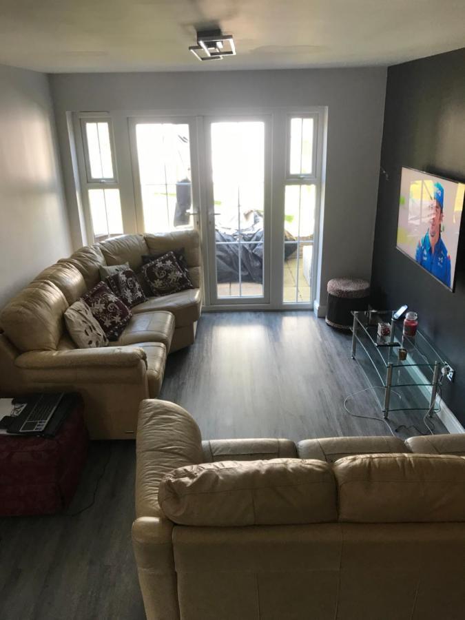 Double Room Next To Burnham Elizabeth Line Station Slough Exteriér fotografie